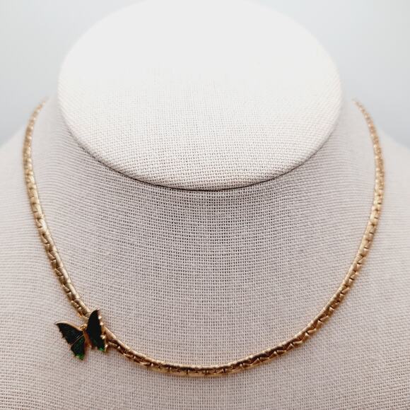 Vintage Avon Butterfly Necklace Gold Tone Green Enamel Accent 14 3/4 Inch - Picture 3 of 9